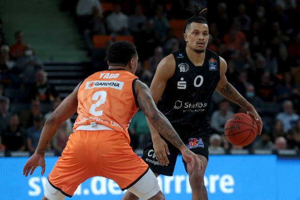 并用自己的 并用自己的