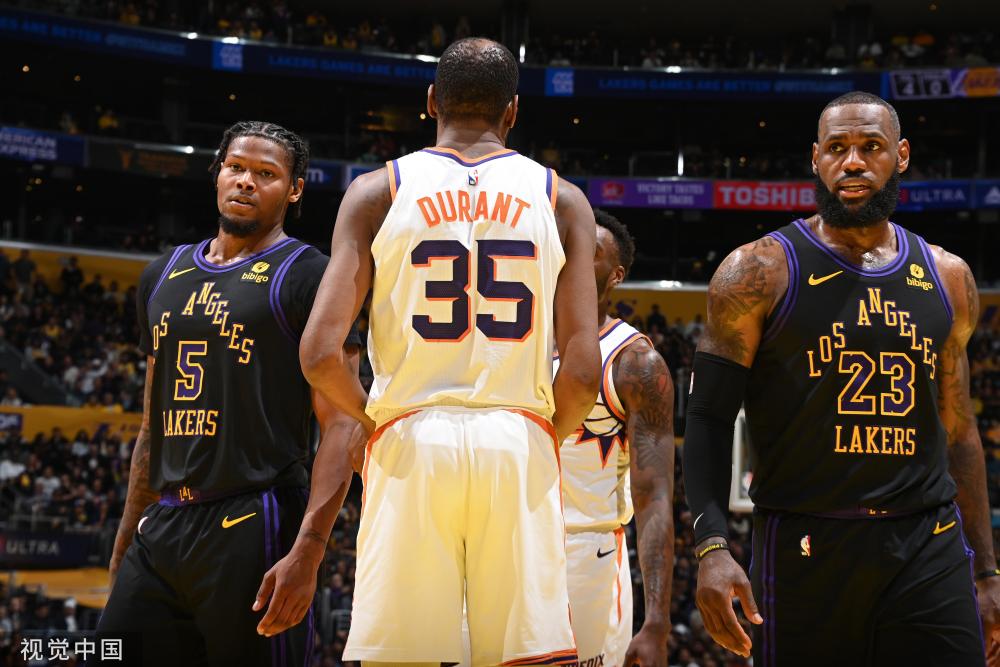 也展现出一 也展现出一