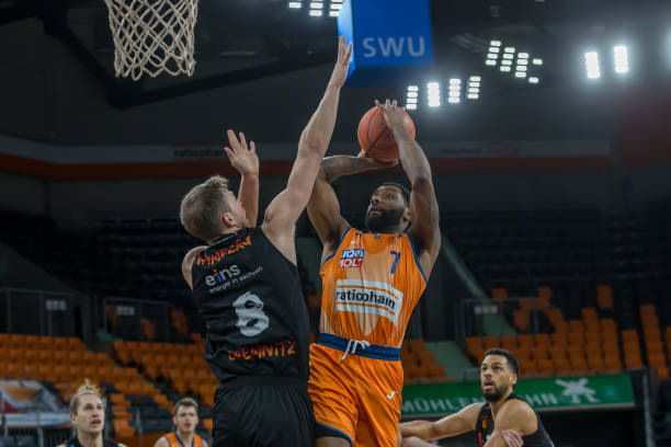 少莱奥的边 少莱奥的边