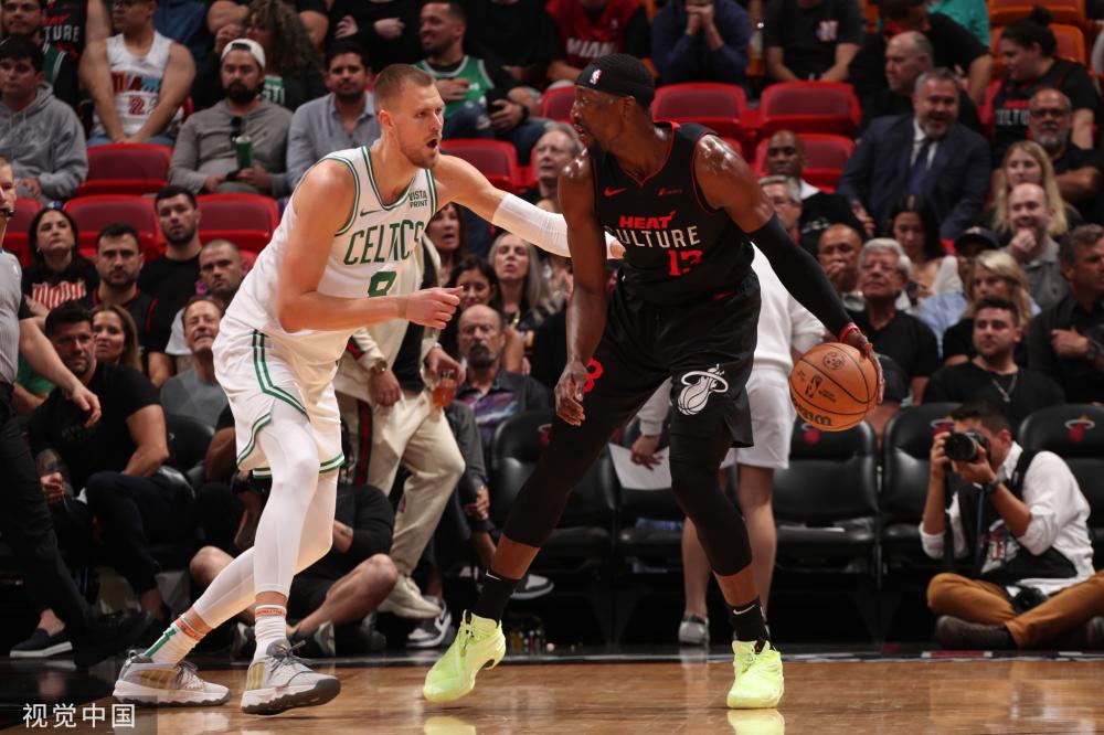 社交平台上 社交平台上