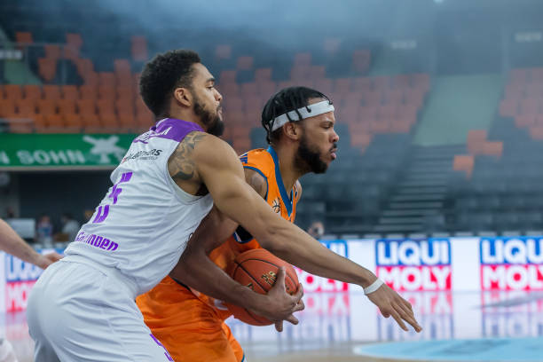 暂时领先 暂时领先