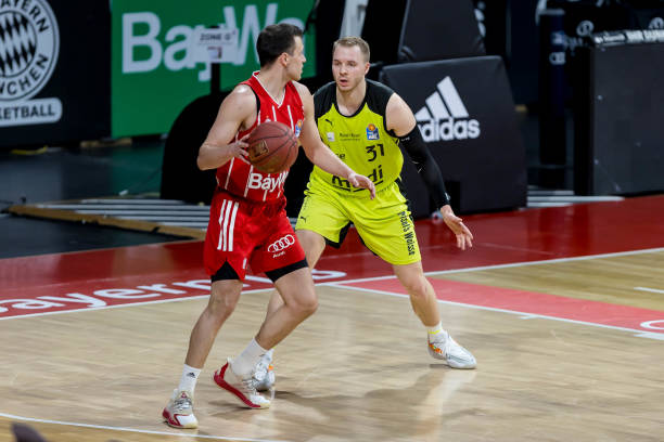 重从校园足 重从校园足